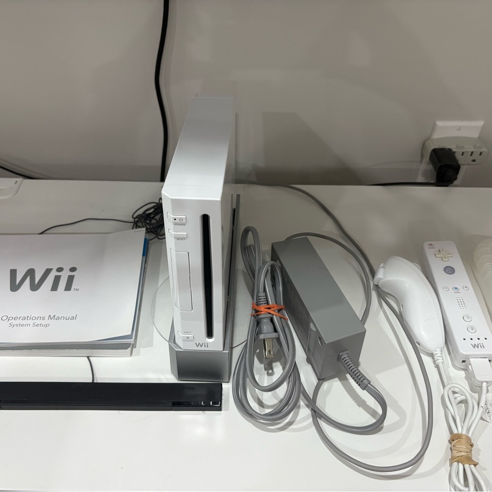 Nintendo Wii System in White with Accessories